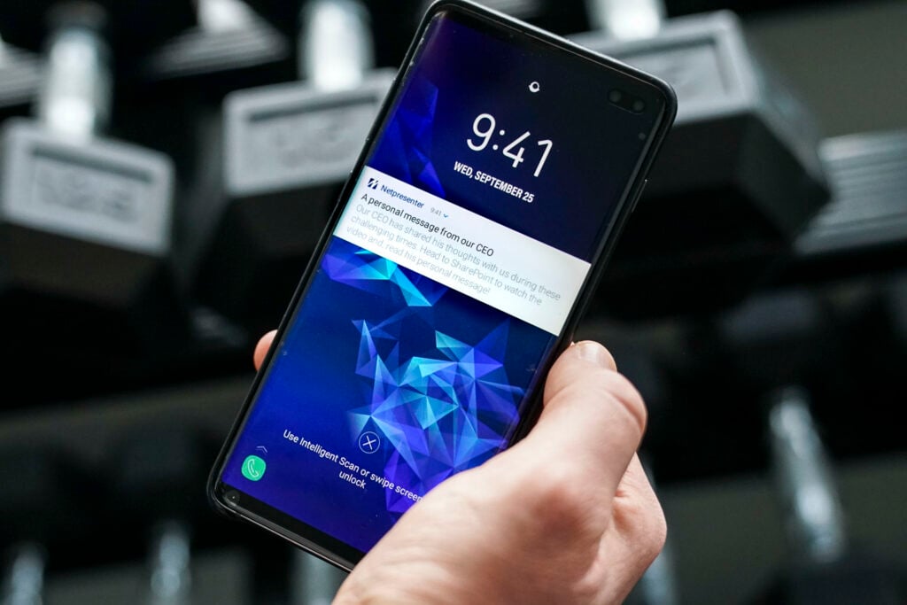 push notification smartphone employee app