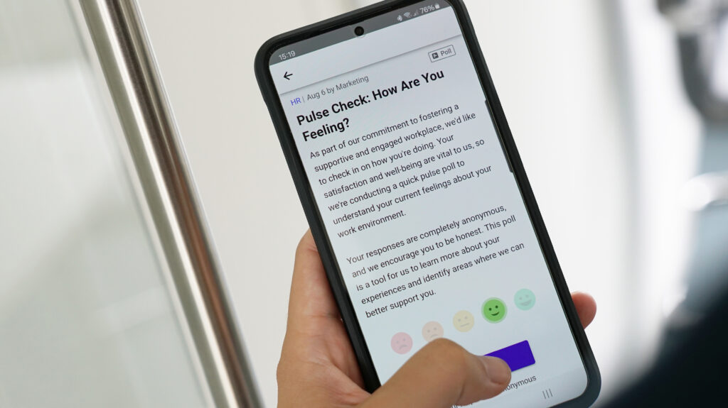 Employee app - pulse poll Netpresenter